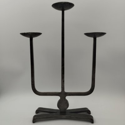 купить Подсвечник на три свечи, выполненный в стиле конструктивизм, металл, литье, Европа, 1980-1990 гг.