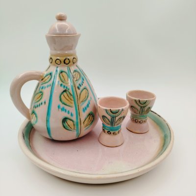 купить Набор для крепких напитков на 2 персоны (поднос, кувшин, 2 рюмки), Гжельский экспериментальный керамический завод с. Речицы, керамика, роспись, СССР, 1970-1990 гг.