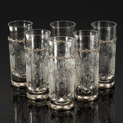 купить Набор стаканов для прохладительных напитков, декорированных резным узором и металлическими накладками в виде цветочных гирлянд, хрусталь, алмазная грань, сплав металлов, Италия, 1980-2000 гг.