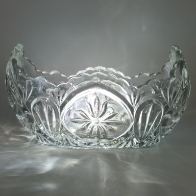 купить Конфетница в форме ладьи с растительным декором, стекло, пресс, Европа, 1970-1990 гг.