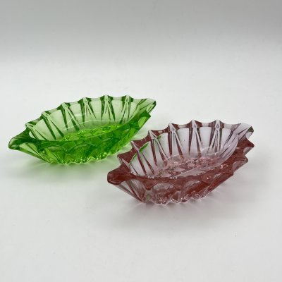 купить Набор из 2-х пепельниц (мелочниц) зеленого и розового оттенков, стекло, пресс, Гусевской хрустальный завод (Гусь-Хрустальный), СССР, 1970-1990 гг.