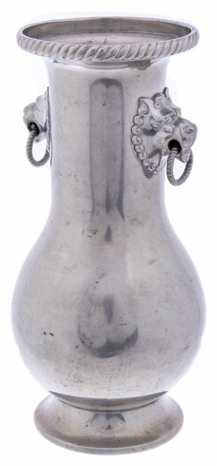 купить Ваза, декорированная ручками в виде львиных голов с подвесными кольцами, олово, "Tiel", Нидерланды, 1950-1960 гг.