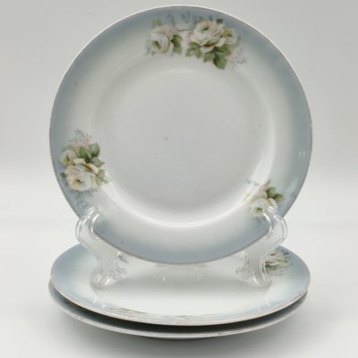 купить Набор пирожковых тарелок на 3 персоны, украшенных изображением цветов, фарфор, деколь с подрисовкой, Товарищество М.С. Кузнецова в Риге, Российская империя, 1890-1917 гг.