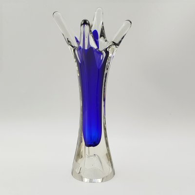 купить Ваза для цветов оригинальной четырёхконечной формы, стекло, двухслойное, гутная техника, Ливанский стекольный завод, СССР, 1960-1980 гг.