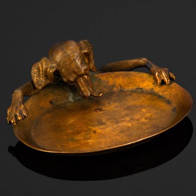 купить Лоток для мелочей (визитница/пепельница) "Собака вылизывающая миску", латунь, Западная Европа, 1900-1930 гг.