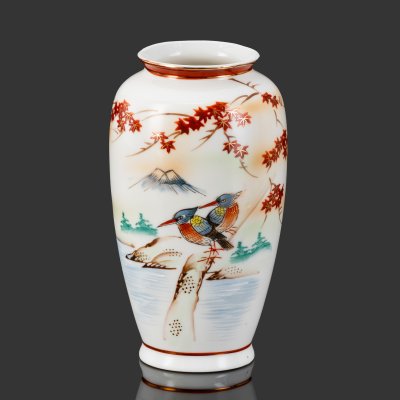 купить Ваза миниатюрная "Гора Фудзи и клен" ("Сезон Момидзигари"), фарфор, аэрограф, штамповка, подрисовка, золочение, Япония, 1960-1980 гг.