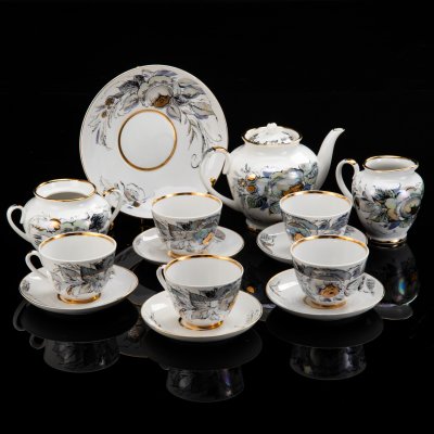 купить Сервиз чайный "Жемчужный" на 5 персон (14 предметов), автор формы "Весенняя" Яковлева С.Е., автор рисунка Семенова А.Н., фарфор, люстр, деколь, золочение, Ленинградский фарфоровый завод (ЛФЗ), СССР, 1970-1986 гг.