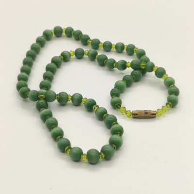 купить Бусы с бусинами зелёного оттенка, композитный материал, сплав металлов, СССР, 1970-1990 гг.