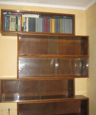 Книжные шкафы из массива