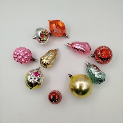 купить Набор ёлочных игрушек разных форм и расцветок, стекло, роспись, металл, СССР, 1970-1990 гг.