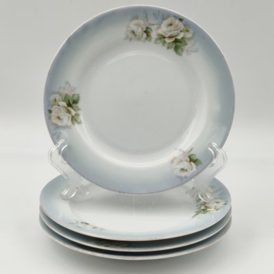 купить Набор пирожковых тарелок на 4 персоны, украшенных изображением цветов, фарфор, деколь с подрисовкой, Товарищество М.С. Кузнецова в Риге, Российская империя, 1890-1917 гг.