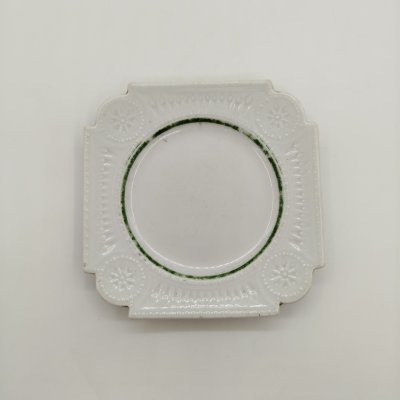 купить Тарелка десертная(пирожковая) с рельефным декором, фарфор, Европа, 1900-1930 гг.