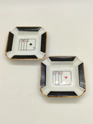 купить Набор из 2-х пепельниц "Игральные карты", фарфор, деколь, золочение, Cmielow, Польша, 1970 г.
