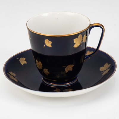 купить Пара чайная "Кленовая ветвь" ("Золотой клен"), автор рисунка Л.И. Лебединская, форма "Малый колокол", фарфор, крытье кобальтом, золочение, цировка, Ленинградский фарфоровый завод (ЛФЗ), СССР, 1950-1955 гг.