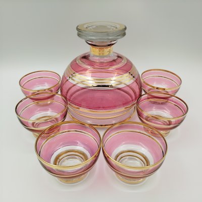 купить Набор для подачи крепких напитков на 6 персон, украшенный золотым графическим декором, цветное стекло, золочение, Европа, 1970-1990 гг.