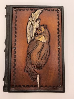 купить Ежедневник недатированный с изображением совы, подарочное издание, кожаный переплет, авторская ручная работа, Россия, бумага, Российская Федерация, 2026 г.