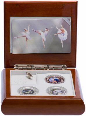 купить Ниуэ Набор монет «Русские сезоны в Париже» 2009 (3 монеты в подарочной упаковке с сертификатом)