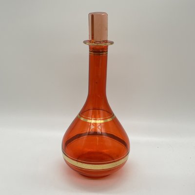 купить Графин красного оттенка с декором в виде полос, стекло, золочение, Чехословакия, 1970-1990 гг.