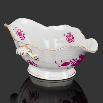 купить Соусник, выполненный в фирменном дизайне "Chinese Bouquet/Apponyi Purpur", фарфор, роспись, золочение, Herend (Херенд), Венгрия, 1960-1986 гг.